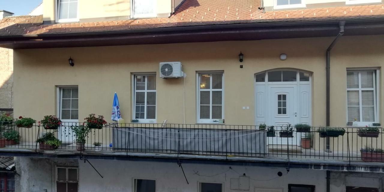 A-zone Apartment