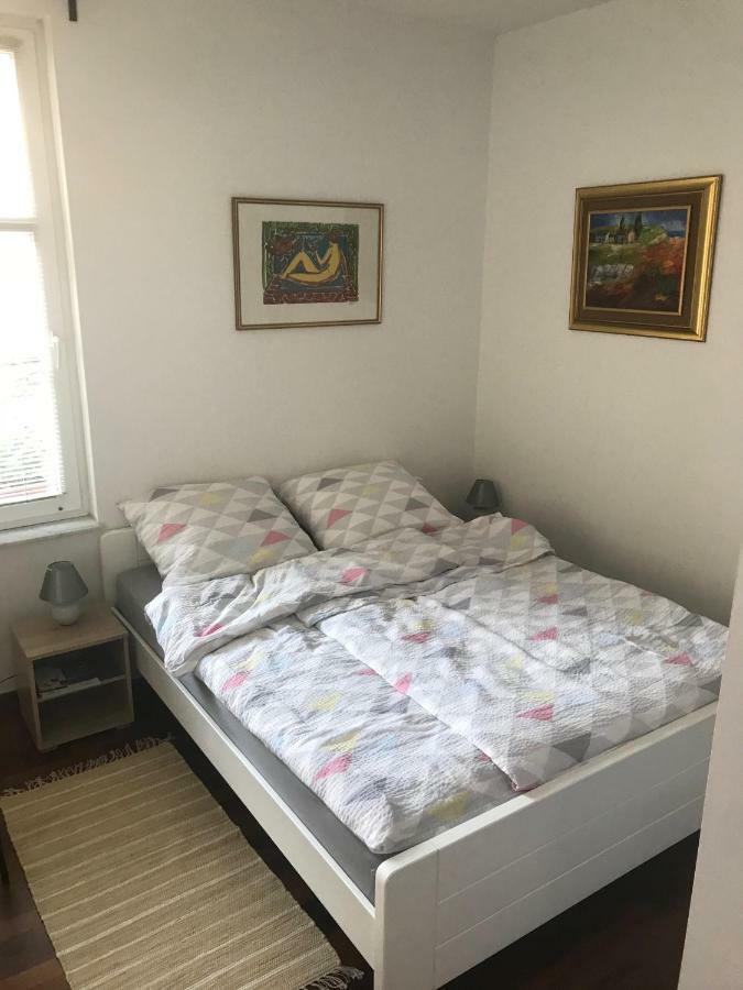 A-zone Apartment *